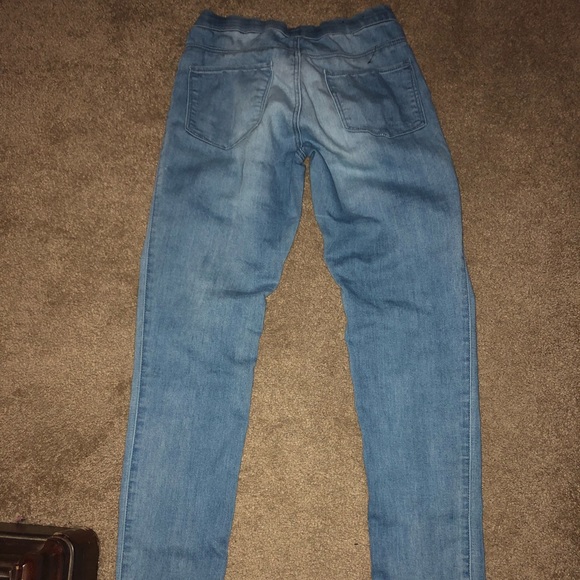 Denim Jeans & Capri - Picture 4 of 6